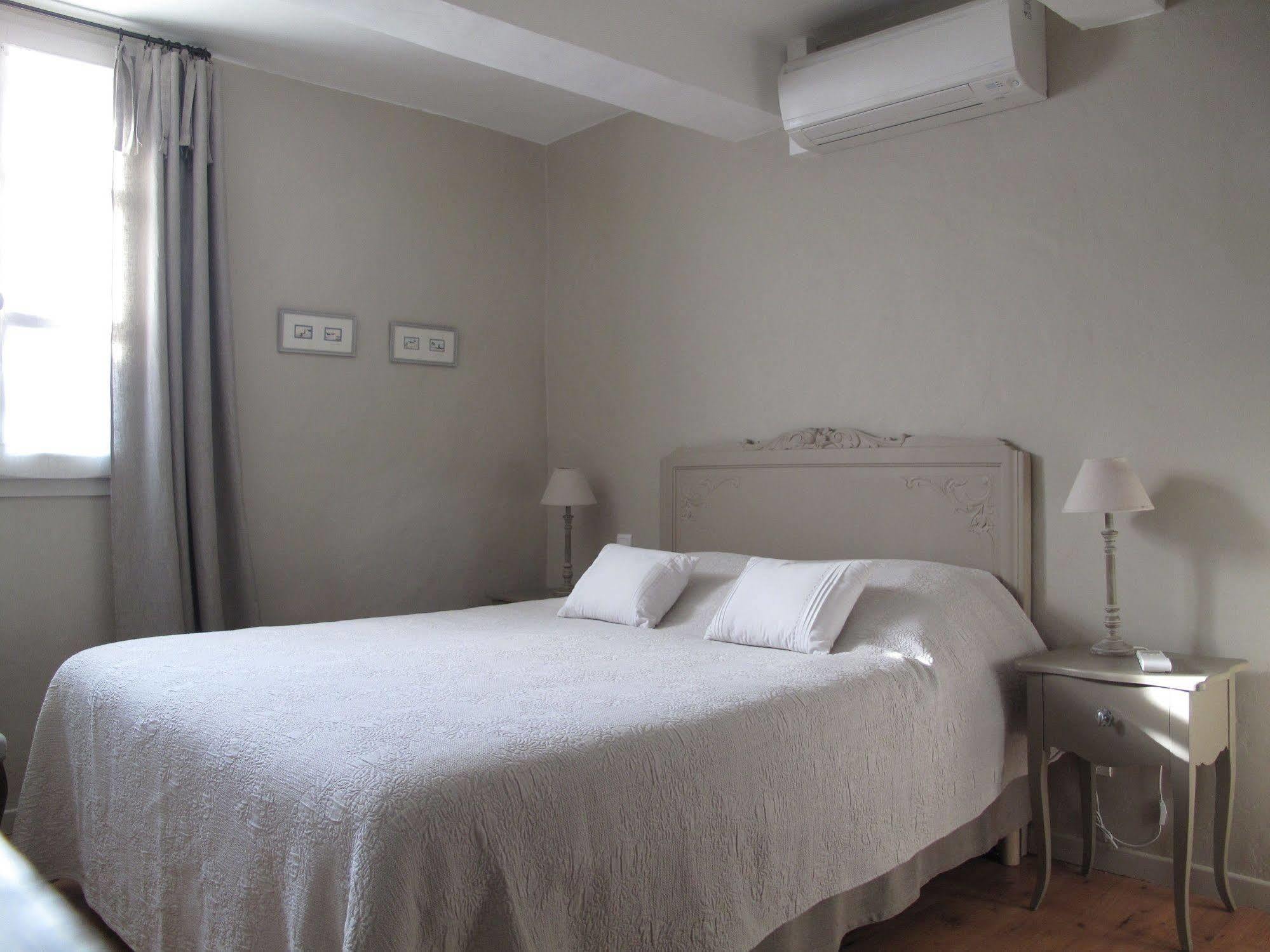 Le Mas De L'Olivier Hotel Loriol-du-Comtat Екстериор снимка